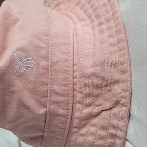 Aritzia TNA pink bucket hat